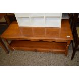 REPRODUCTION TV/HI-FI STAND WITH DRAWERS TO BASE, 114CM WIDE