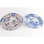 Chinese Imari large plate together with a further blue and white plate (a/f) (2)