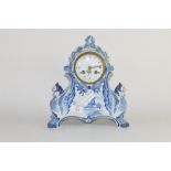 Mantel clock in Dutch Delft frame