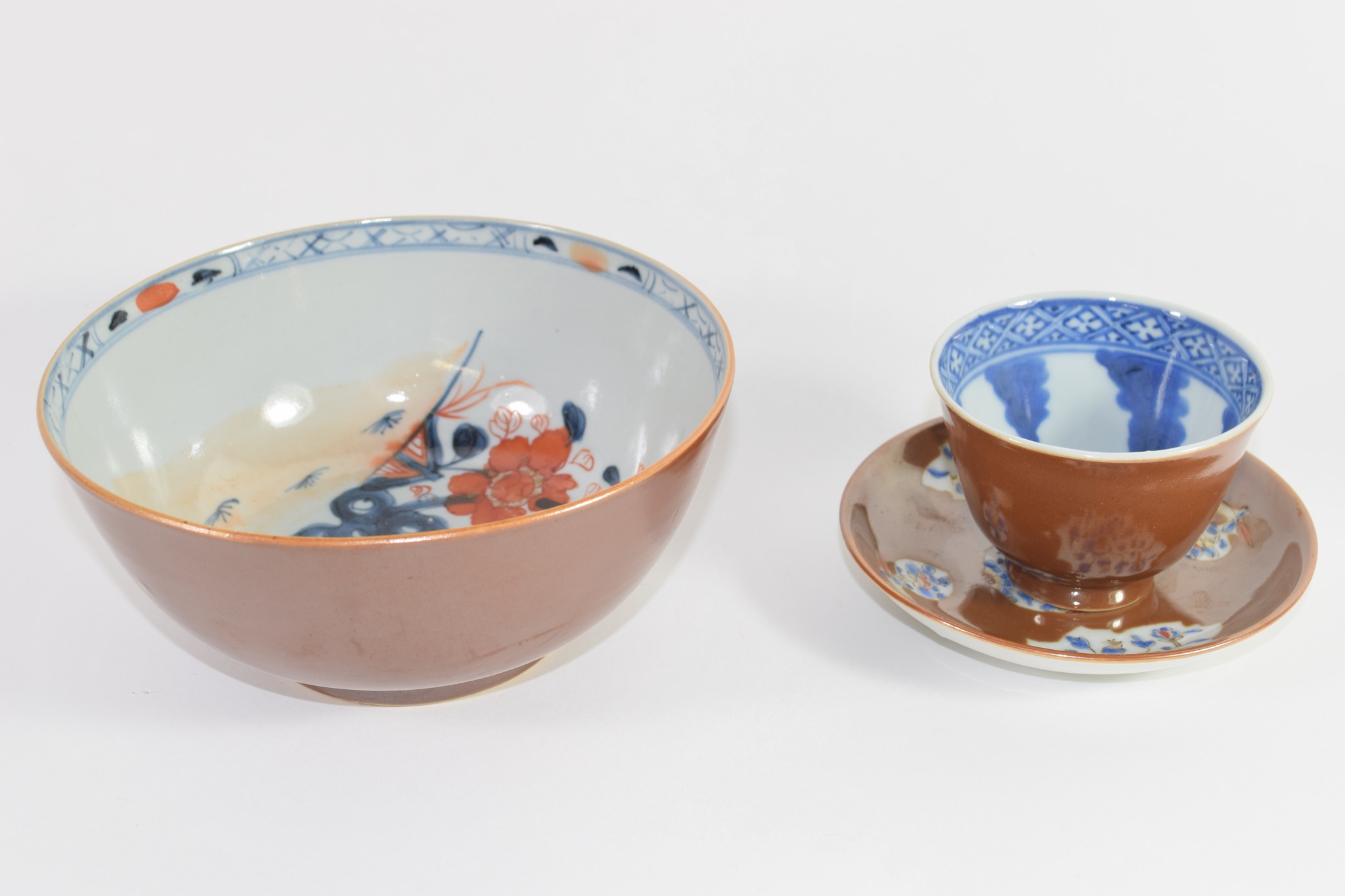 Batavia style Chinese porcelain bowl with Imari decoration to interior and a further tea bowl and
