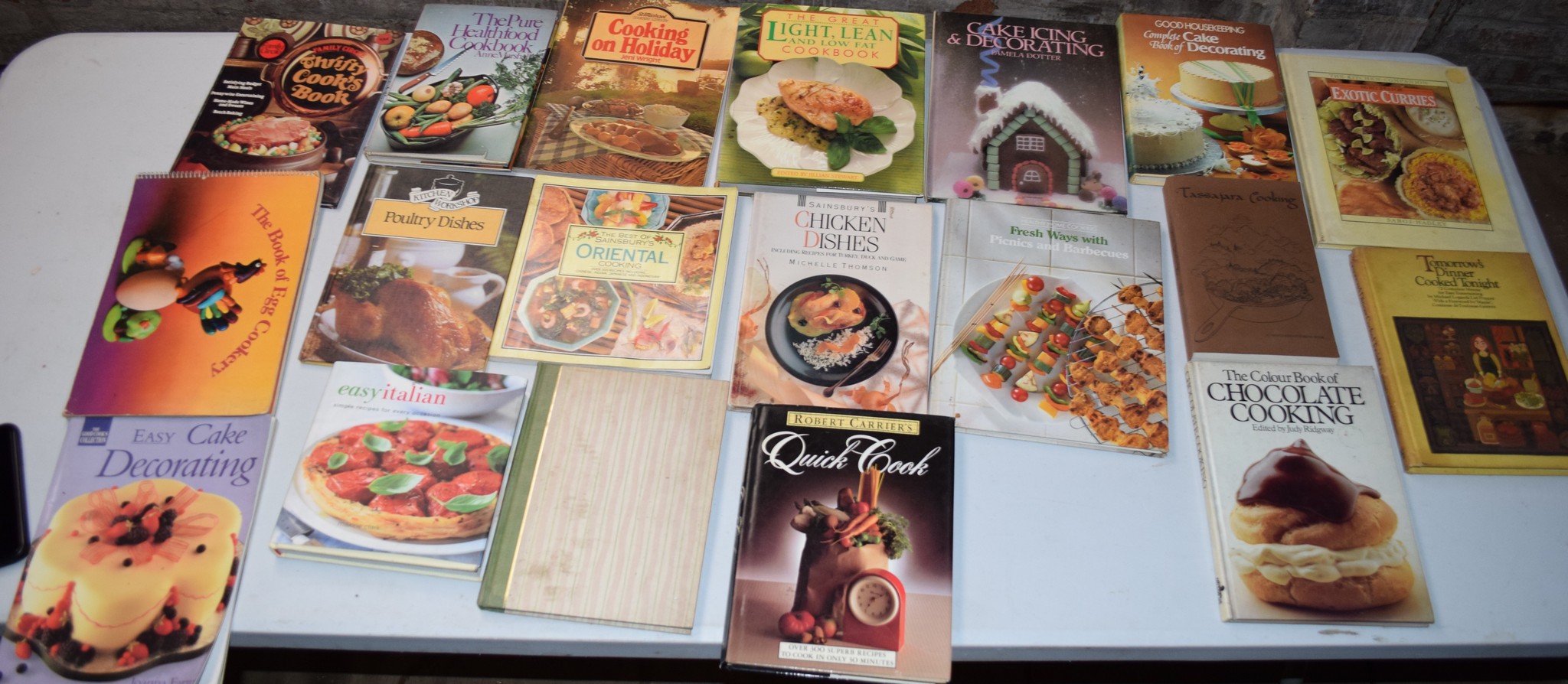 Box: 20 assorted cookery