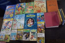 Box: various Enid Blyton children's books including 14 large format (50)