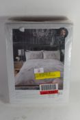 "Laurence Llewelyn-Bowen" Sacred Rose Duvet Cover Set, Size: Superking - 2 Pillowcases (75 x 50 cm).