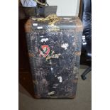 VINTAGE TRAVELLING TRUNK, LENGTH APPROX 106CM