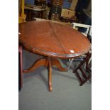 SCALLOPED EDGE EXTENDING CIRCULAR DINING TABLE, APPROX DIAM 105CM