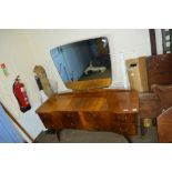 MID-20TH CENTURY TEAK EFFECT DRESSING TABLE WITH MIRROR ABOVE, APPROX 138CM WIDE