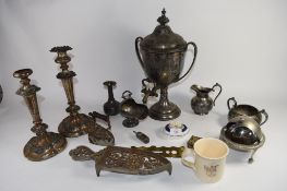 METAL WARES INCLUDING PAIR OF CANDLESTICKS, TEA URN ETC