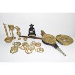 QUANTITY OF BRASS WARES INCLUDING HORSE BRASSES AND BELLOWS