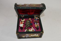 SMALL BOX CONTAINING MINIATURE FIGURES