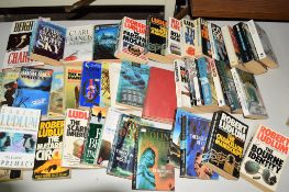 BOX OF VARIOUS PAPERBACK NOVELS INCLUDING BY LEN DEIGHTON, COLIN DEXTER, ROBERT LUDLUM ETC