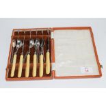 BOX CONTAINING SILVER PLATED WARES INCLUDING SET OF KNIVES AND TEA SPOONS