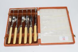 BOX CONTAINING SILVER PLATED WARES INCLUDING SET OF KNIVES AND TEA SPOONS