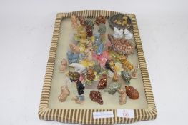 TRAY CONTAINING WADE ANIMALS AND OTHER ITEMS