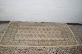 SMALL GEOMETRIC DESIGN RUG, WIDTH APPROX 80CM