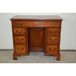 MAHOGANY SMALL KNEEHOLE DESK, GOOD QUALITY, WIDTH APPROX 92CM