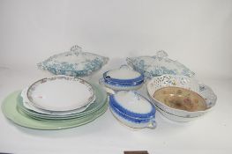 CERAMIC ITEMS INCLUDING TWO CASSEROLES AND COVERS WITH GREEN FLORAL DESIGN, SMALL SAUCE BOATS AND