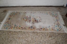 FLORAL DECORATED WOOL RUG, APPROX 180 X 90CM