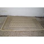 LARGE GEOMETRIC DESIGN RUG, WIDTH APPROX 135 X 200CM