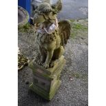 COMPOSITION GARDEN STATUE OF A GRIFFIN ON SQUARE PEDESTAL BASE 98CM HEIGHT