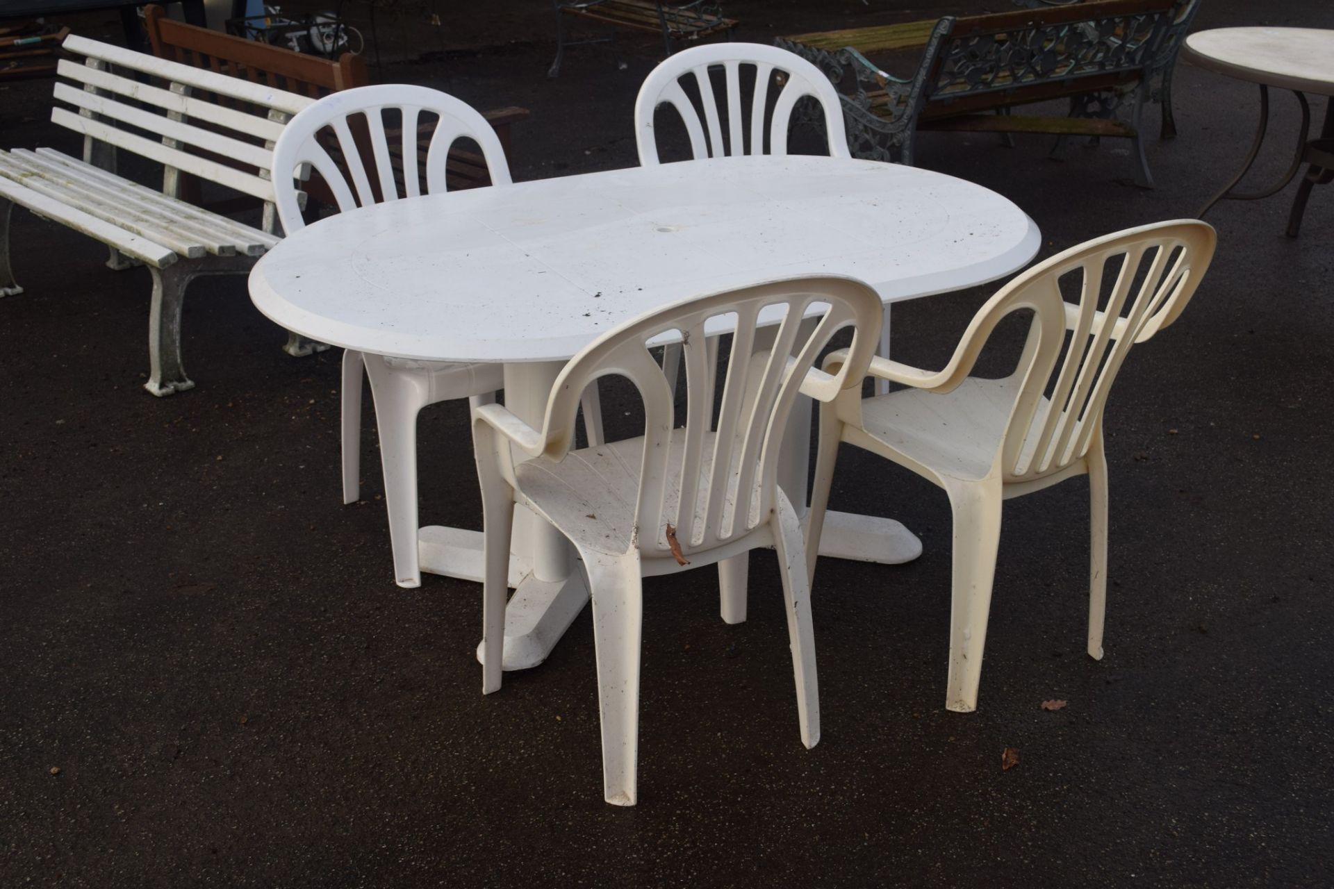 PLASTIC PATIO TABLE AND SET OF FOUR CHAIRS - Image 2 of 2