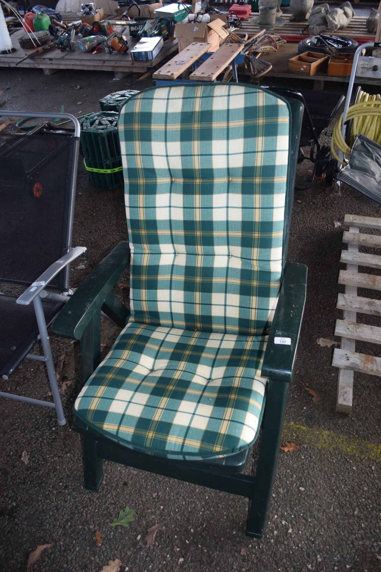 PLASTIC GARDEN RECLINER CHAIR