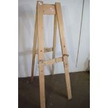 MODERN PINE FOLDING ARTISTS EASEL, HEIGHT APPROX 154CM