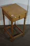 EARLY 20TH CENTURY SATINWOOD OCCASIONAL TABLE WITH DRAWER BENEATH, WIDTH APPROX 38CM