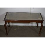 LEATHER TOPPED REPRODUCTION COFFEE TABLE, LENGTH APPROX 93CM