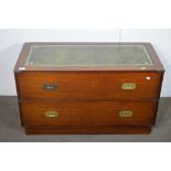 SMALL BRASS TRIMMED TWO-DRAWER LOW UNIT WITH INSET LEATHER TOP, CAMPAIGN STYLE, LENGTH APPROX 95CM