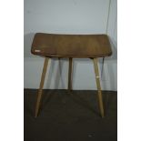 THREE LEGGED TABLE, WIDTH APPROX 69CM