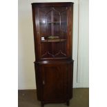 MAHOGANY EFFECT REPRODUCTION CORNER DISPLAY CABINET, MAX WIDTH APPROX 67CM