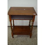 SMALL OAK TABLE WITH BARLEY TWIST SUPPORTS, WIDTH APPROX 56CM