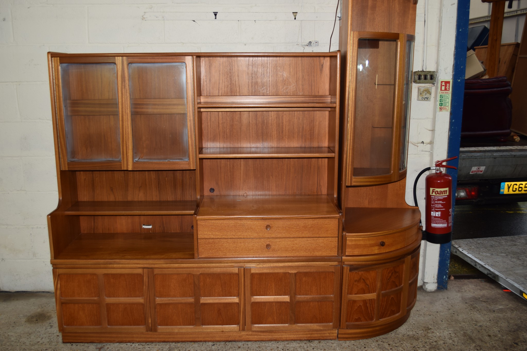 GOOD QUALITY TEAK FINISH RETRO SIDEBOARD WITH DISPLAY CABINET, WIDTH APPROX 153CM, TOGETHER WITH A