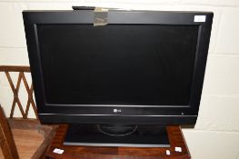 LG 28" FLAT SCREEN TV WITH REMOTE