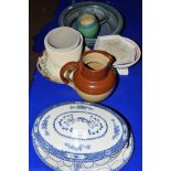 CERAMIC ITEMS INCLUDING A LARGE BROWN GLAZED JUG, LARGE TUREEN AND COVER WITH STAND