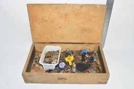 WOODEN BOX CONTAINING KEYS, SOME CAR KEYS AND OTHER ITEMS