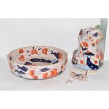 IMARI JUG AND BASIN, THE JUG A/F