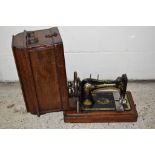 CASED SINGER SEWING MACHINE REF P615714