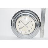 QUARTZ CLOCK IN CHROME MOUNT