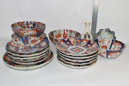 JAPANESE CERAMICS DECORATED IN IMARI STYLE PLUS IMARI BOWLS, PLATES ETC