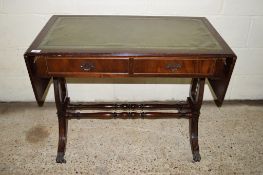 LEATHER INSET REPRODUCTION MAHOGANY FINISH SOFA TABLE, LENGTH APPROX 94CM