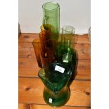 COLOURED GLASS WARES, GREEN GLASS JUG AND SERVING TRAYS AND BEAKERS