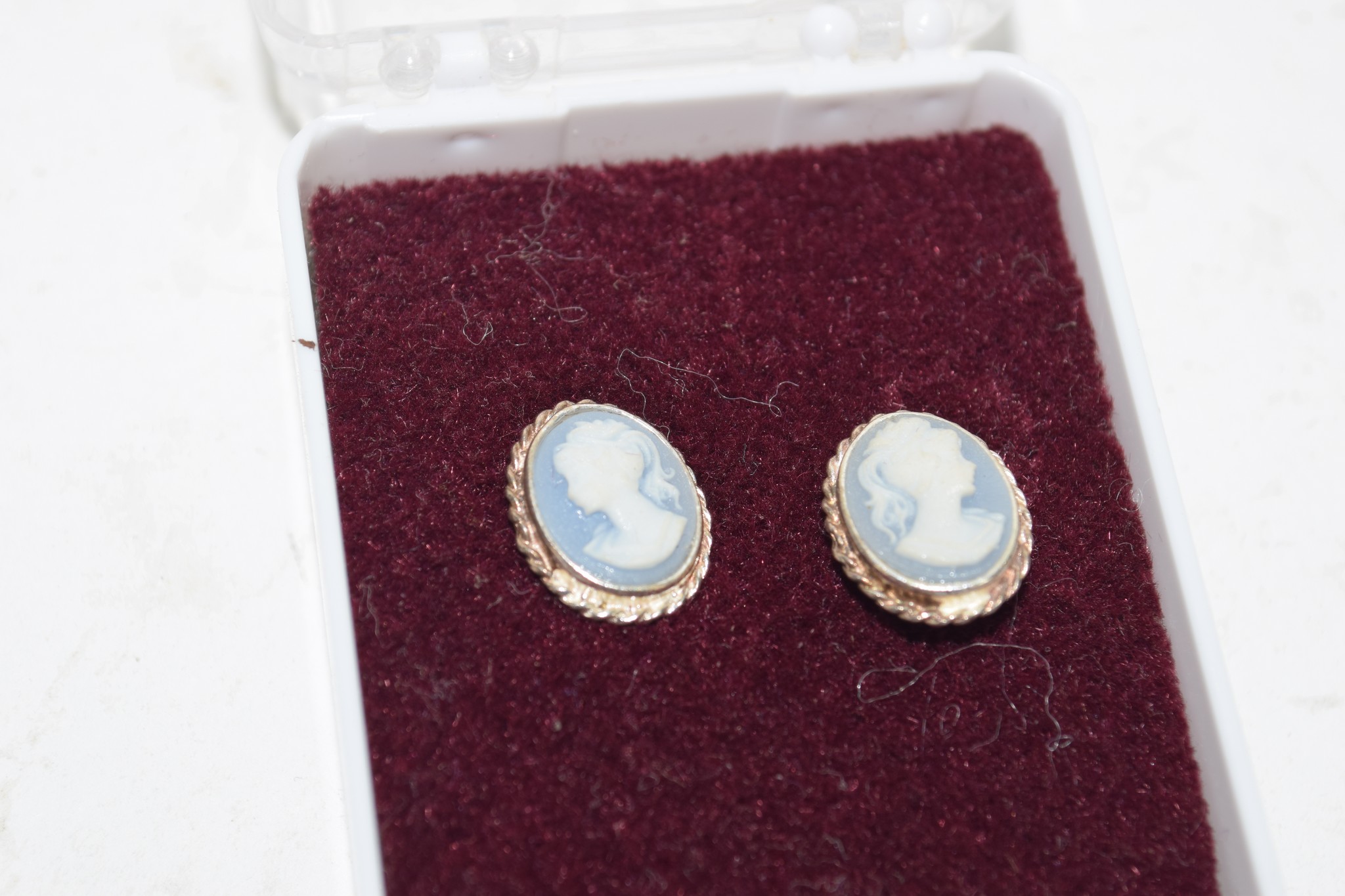 PLASTIC BOX CONTAINING PAIR OF EARRINGS WITH CAMEO STYLE DECORATION - Image 2 of 2