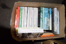 BOX CONTAINING MIXED HARDBACK AND PAPERBACK BOOKS INCLUDING OXFORD BOOK OF ENGLISH VERSE ETC
