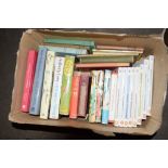 BOX CONTAINING MIXED HARDBACK BOOKS INCLUDING PENGUIN NATURE GUIDES ETC