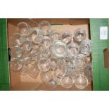 BOX CONTAINING VARIOUS GLASS WARES