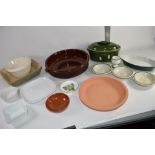 ASSORTED CERAMICS AND KITCHEN WARES