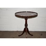 SMALL GALLERIED OVAL TABLE, APPROX 46CM MAX