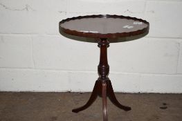 SMALL GALLERIED OVAL TABLE, APPROX 46CM MAX