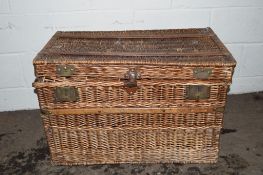 LARGE WICKER TRAVELLING TRUNK, LENGTH APPROX 82CM